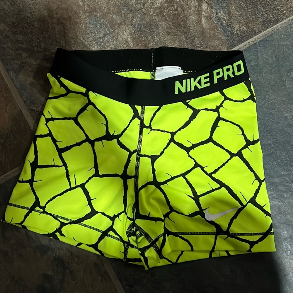 Nike- Nike pros, neon green